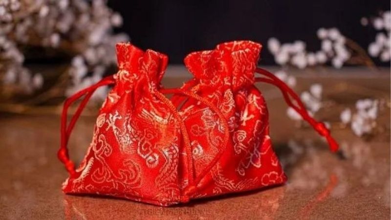 Các loại bùa thảo mộc và bùa viết tay thường dùng khi chơi bài